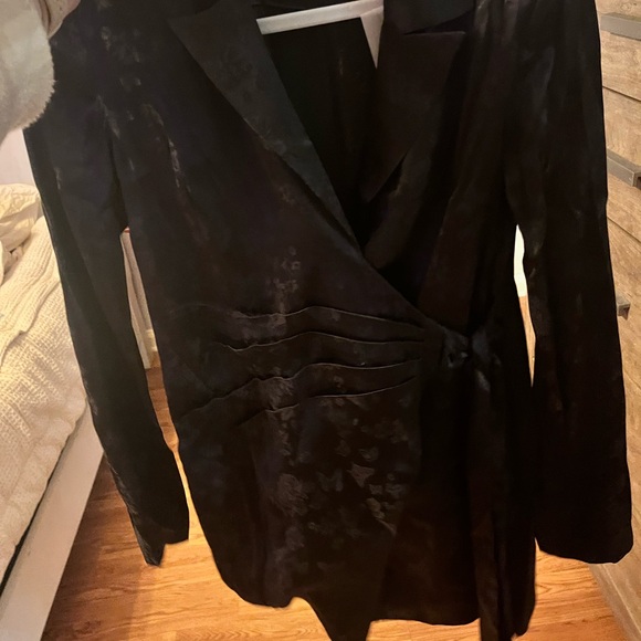 NWT House of Harlow 1960 black wrap dress size S - Picture 3 of 3